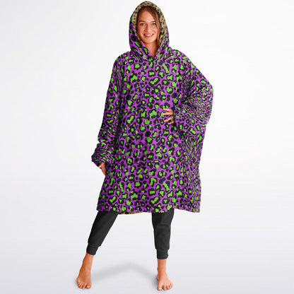 Neon Purple Leopard Print Unisex Reversible Snug Hoodie, Psychedelic Vivid Colors Pullover Hooded Blanket with Sleeves,All Over Print Hoodie