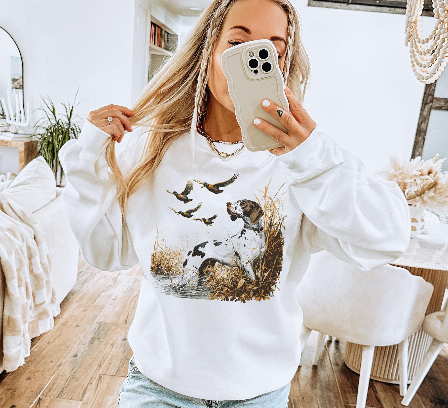 Retro German Shorthaired Pointer Dog & Mallard Ducks Sweatshirt - 90s Vintage GSP Hunting Duck Outfit - Boho Unisex Crewneck Sweatshirt