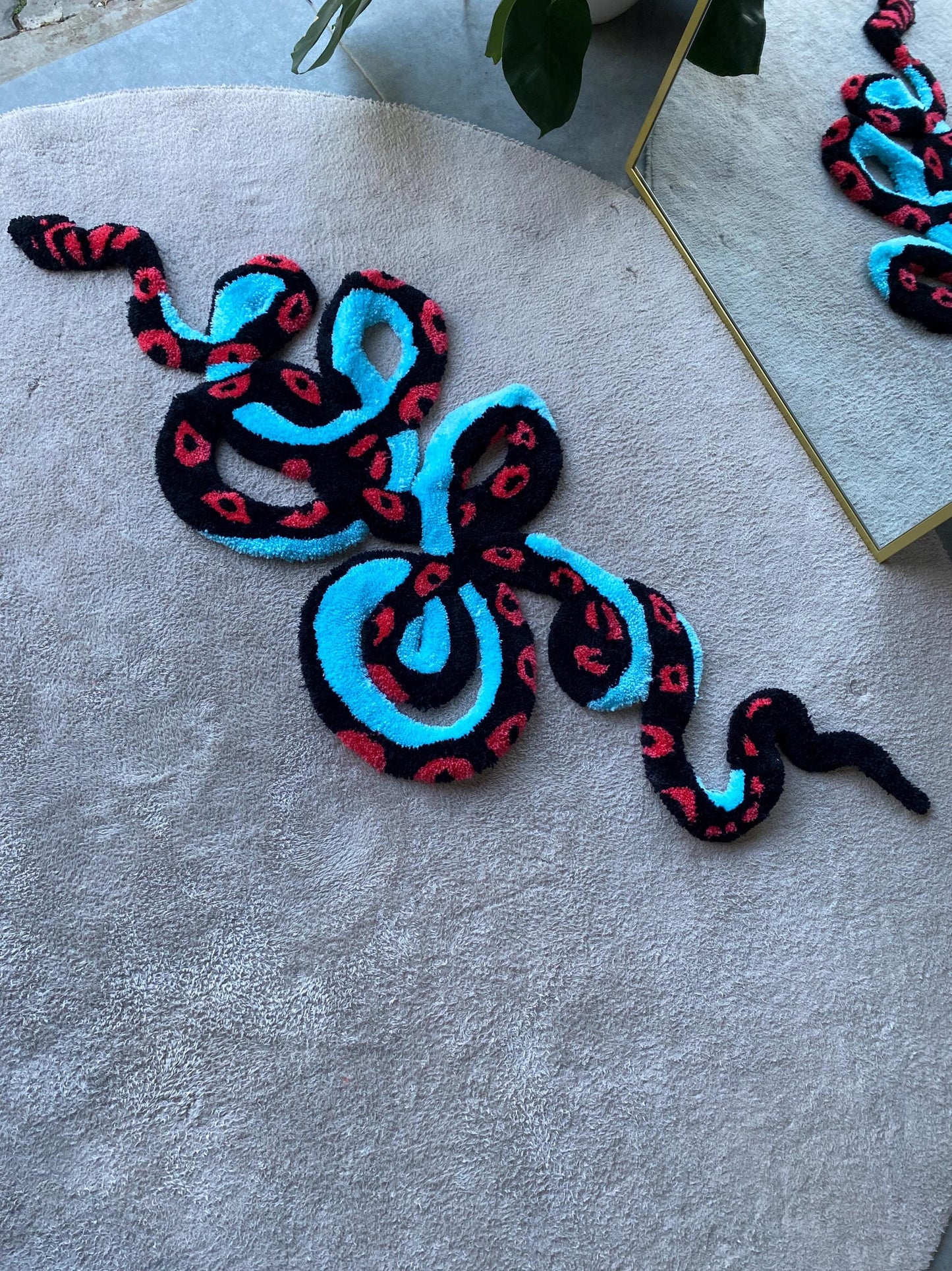 Snake Design Tufted Rug - Unique Animal Floor Mat, Geometric Snake Rug, Boho Home Decor, Handcrafted Area Rug, Mystical Animal Art