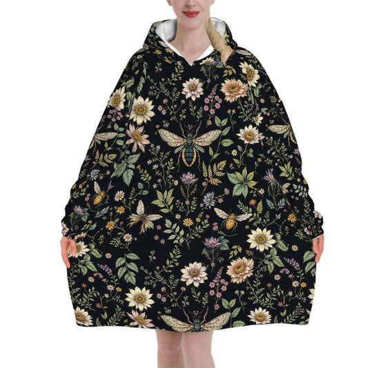 Green Wildflower Blanket Hoodie, Cottagecore Boho Witchy Black Hooded Jumper, Gothic Winter Fall Accessory