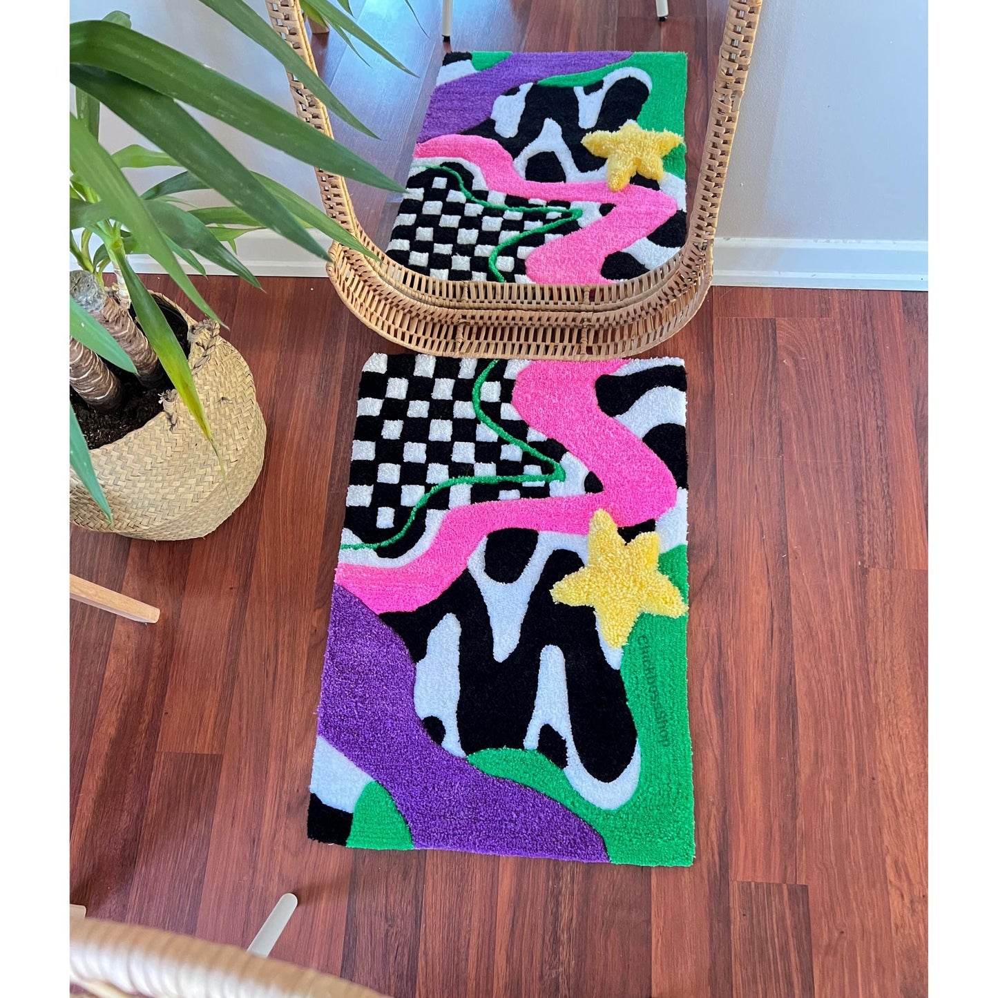 Abstract Checkered Tufted Rug: Colorful Wavy Handmade Decor