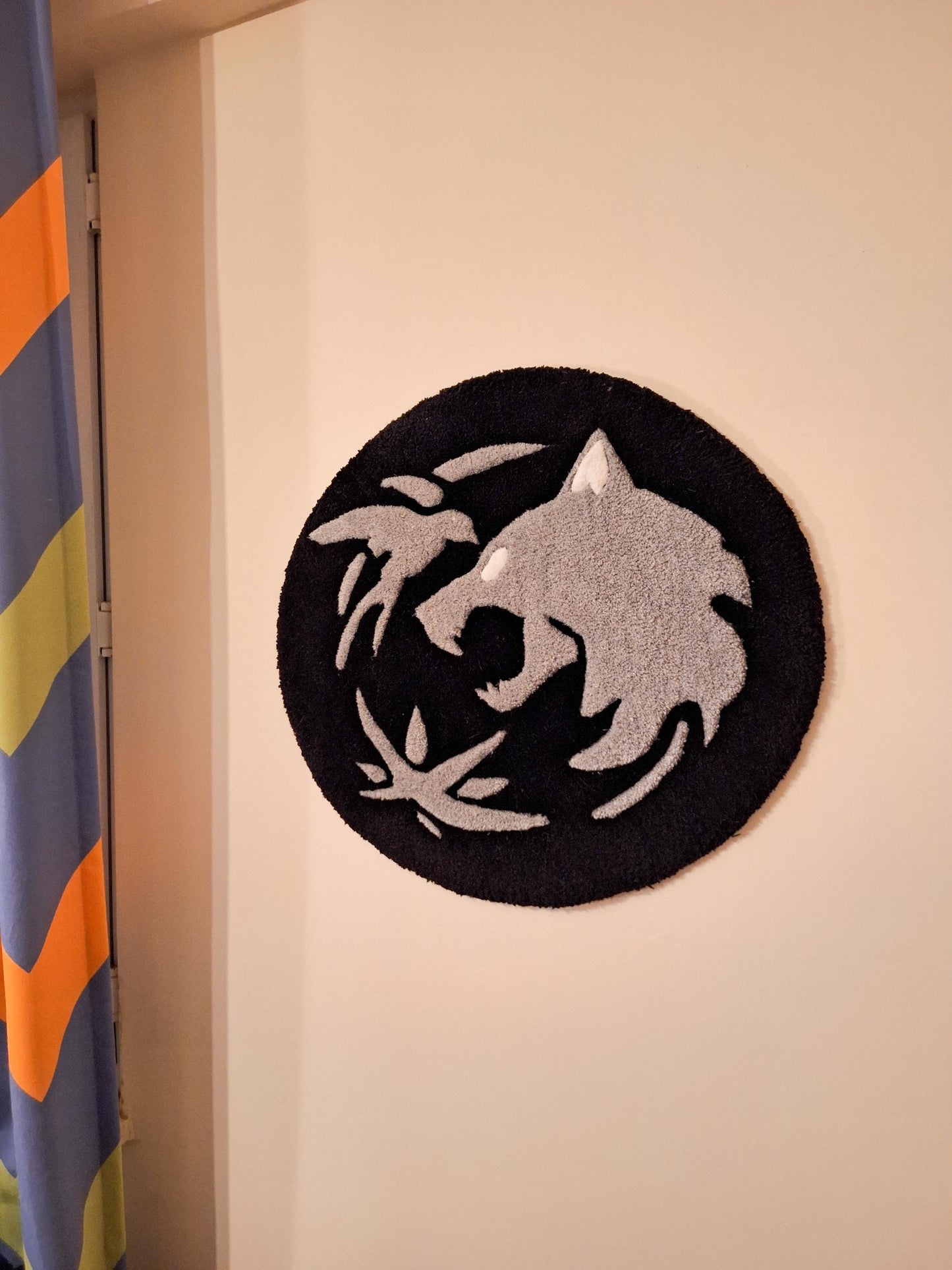 The Witcher Wolf Medallion Rug: Handmade Tufted Gaming Decor