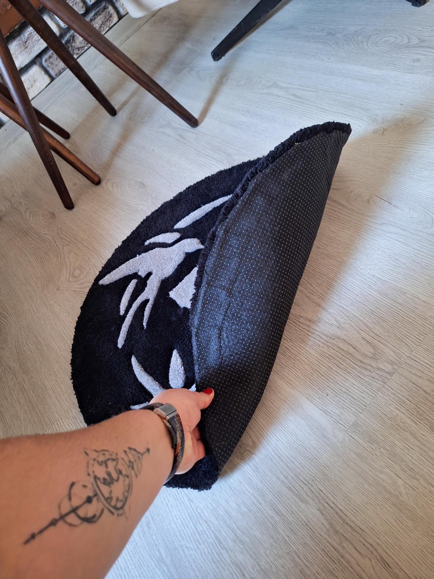 The Witcher Wolf Medallion Rug: Handmade Tufted Gaming Decor