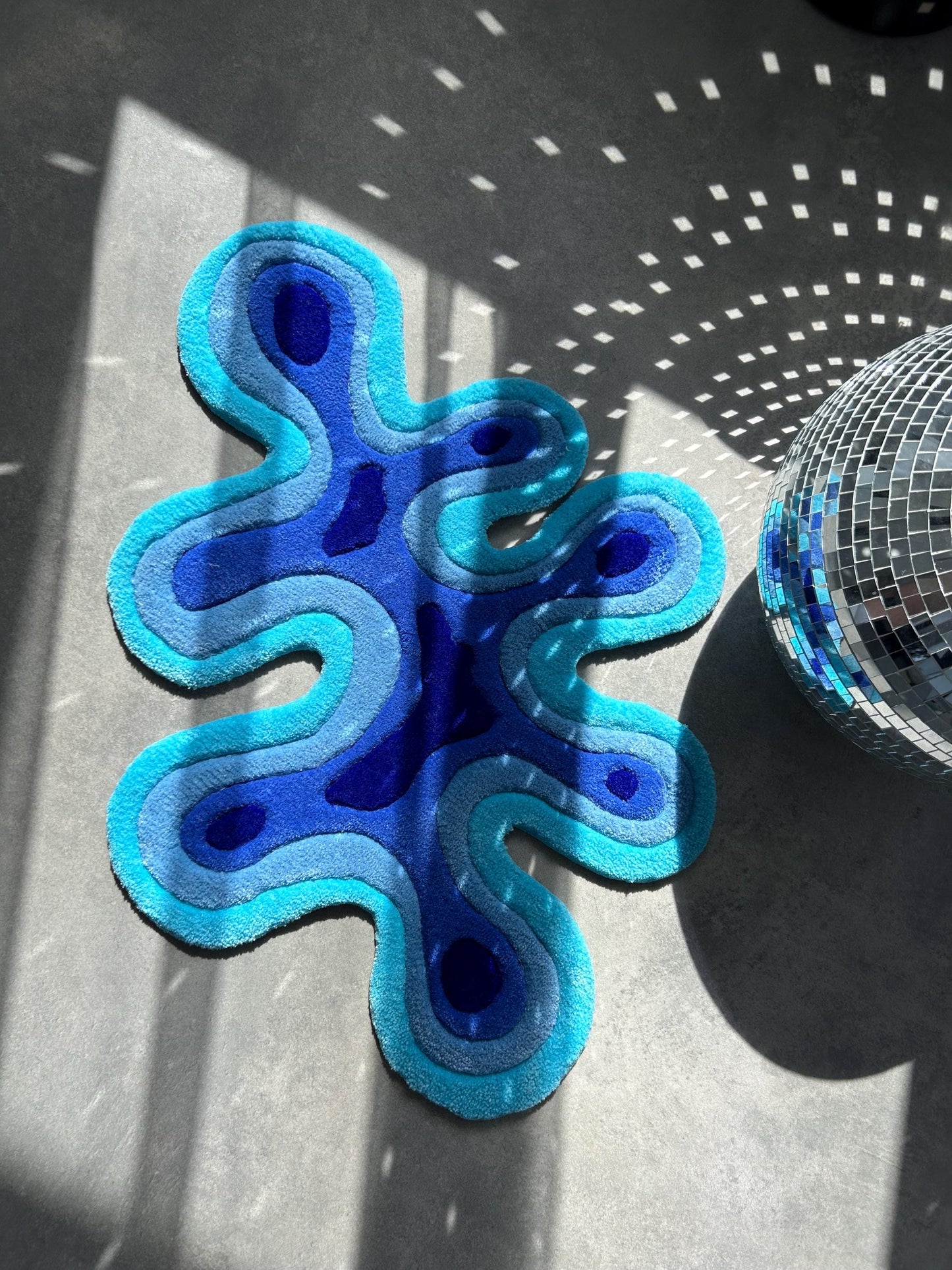 Handmade Tufted Abstract Rug: Custom Art Decor