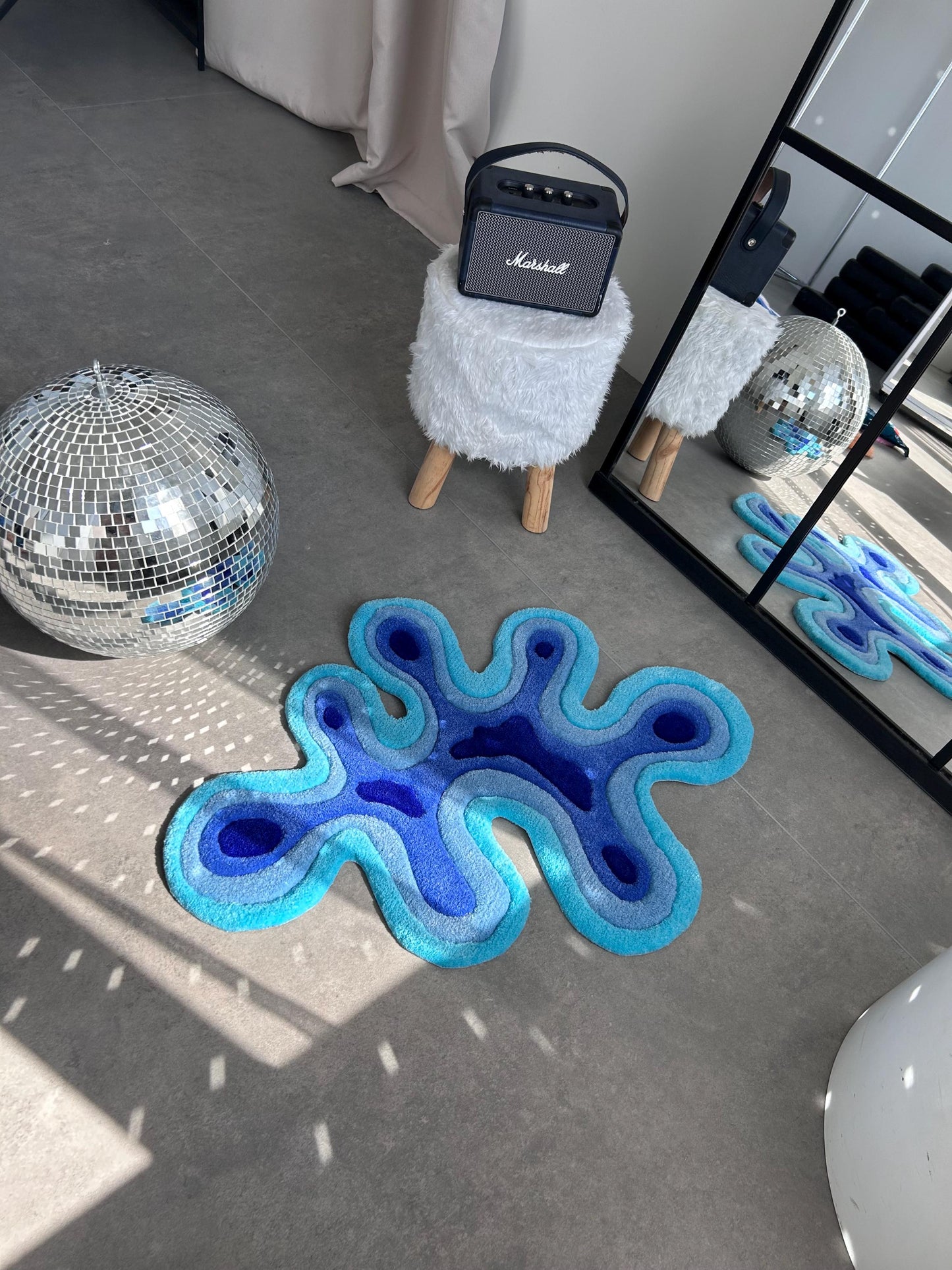 Handmade Tufted Abstract Rug: Custom Art Decor