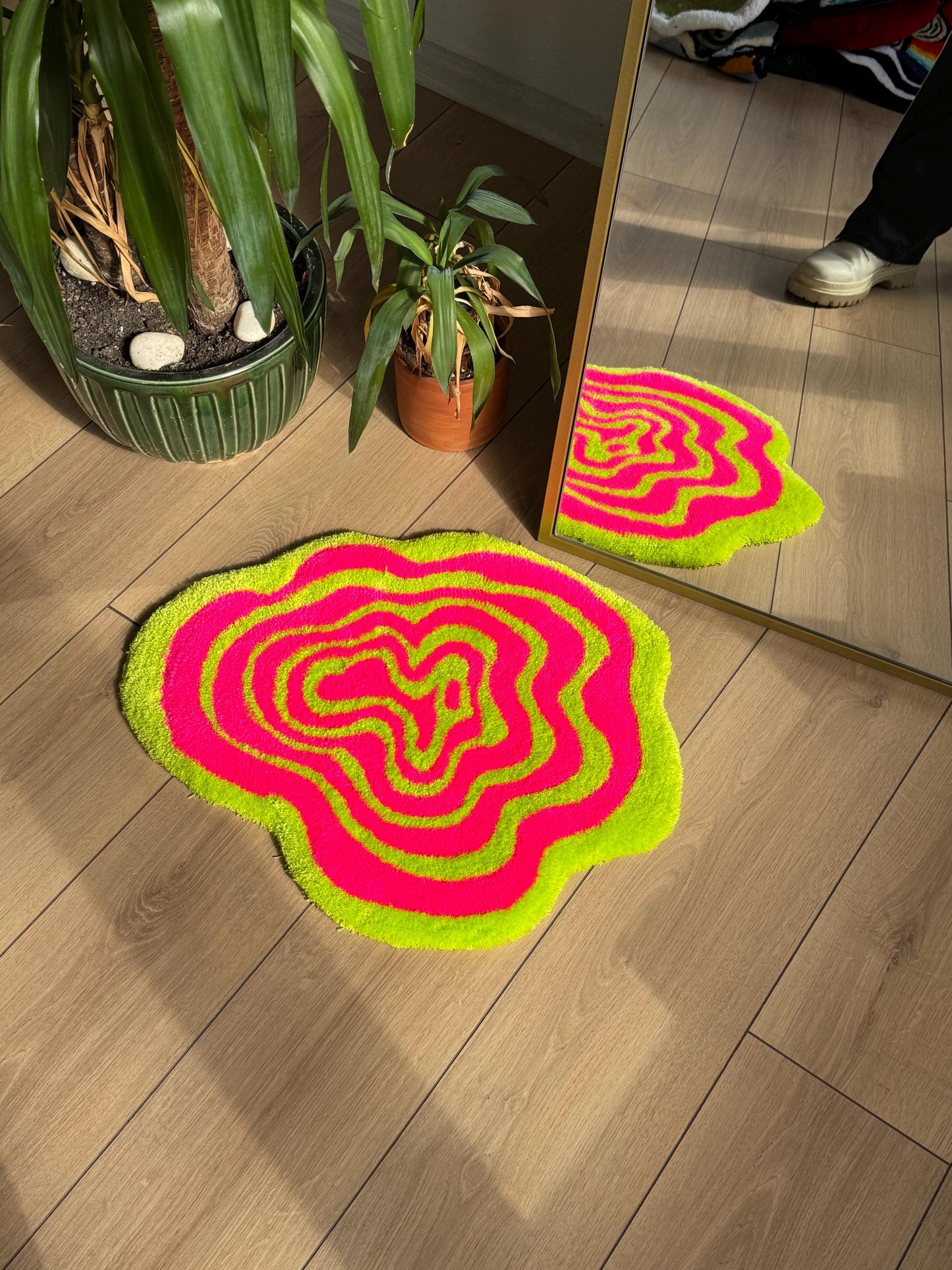 Illusion Rug - Mind-Bending Optical Illusion Carpet, Handmade Abstract Home Decor