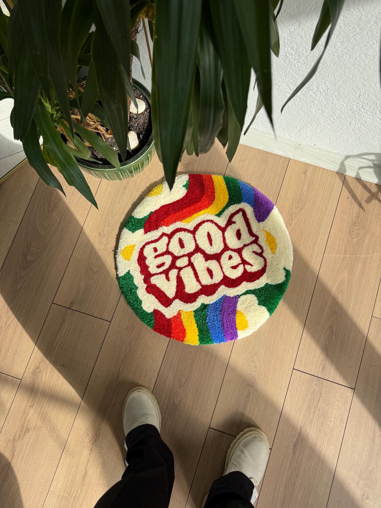 Retro 'Good Vibes' Texted Fluffy Handmade Tufted Rug