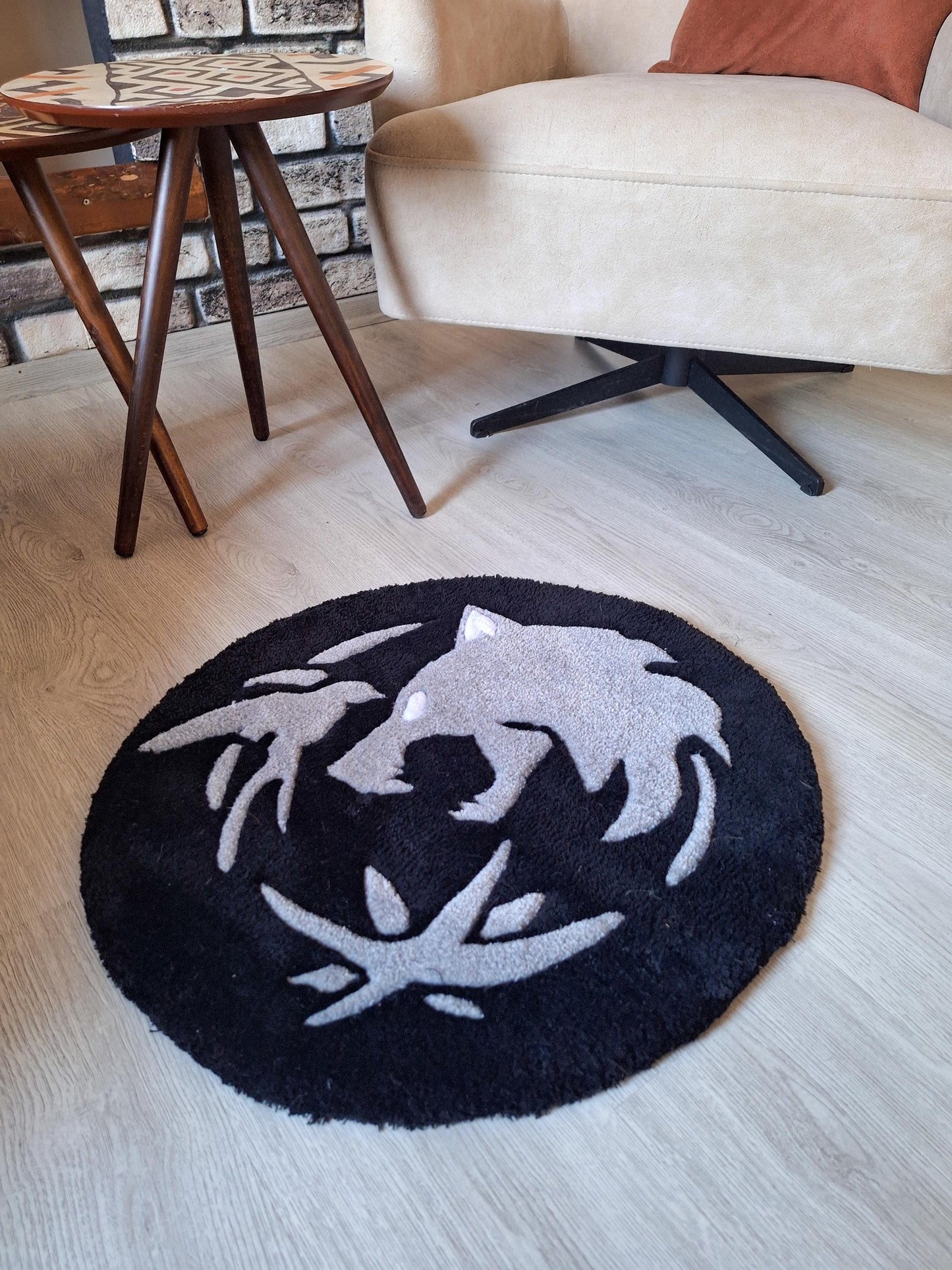 The Witcher Wolf Medallion Rug: Handmade Tufted Gaming Decor