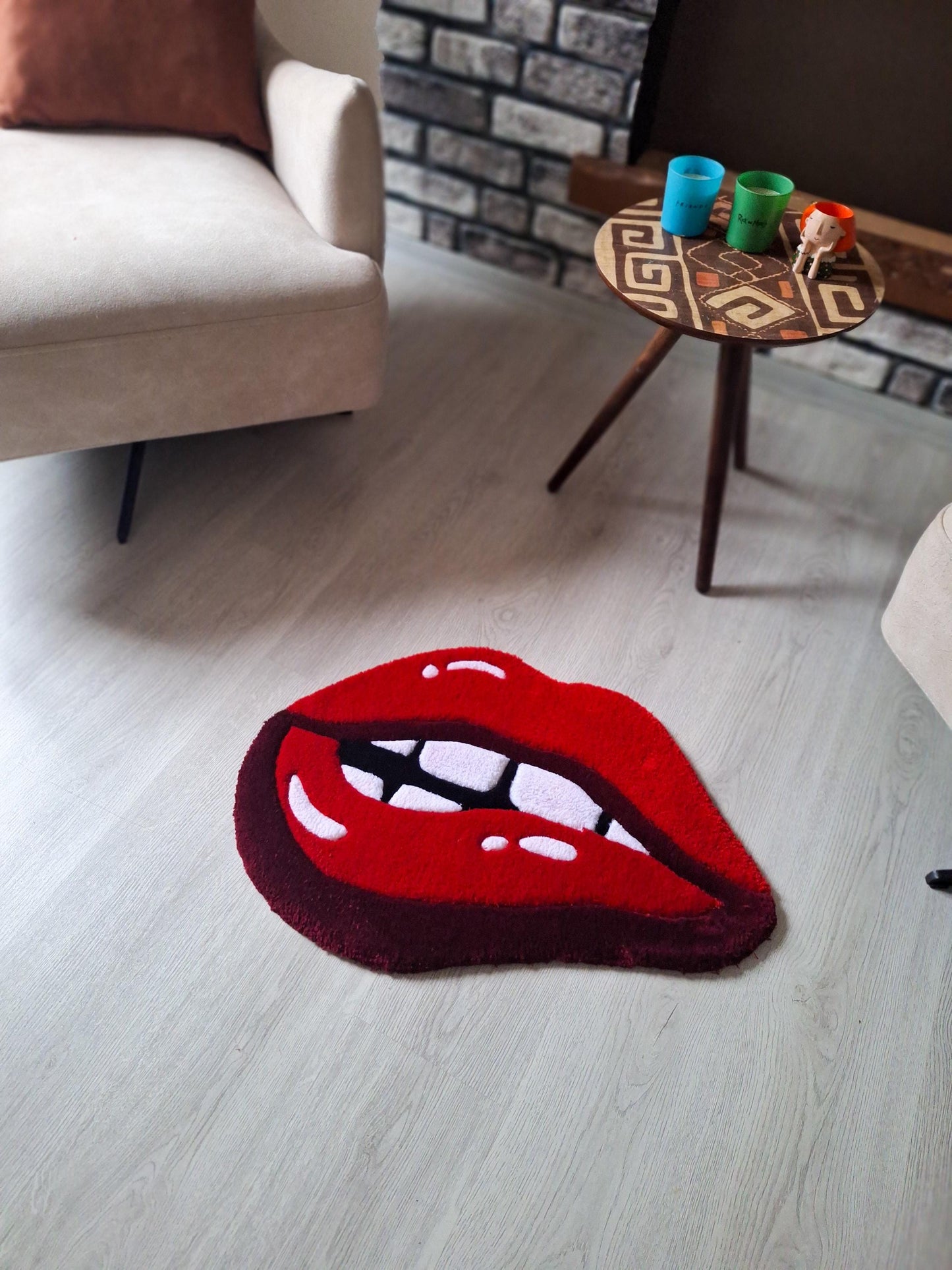 Red Lips Tufted Rug: Handmade Acrylic Pop Art Decor