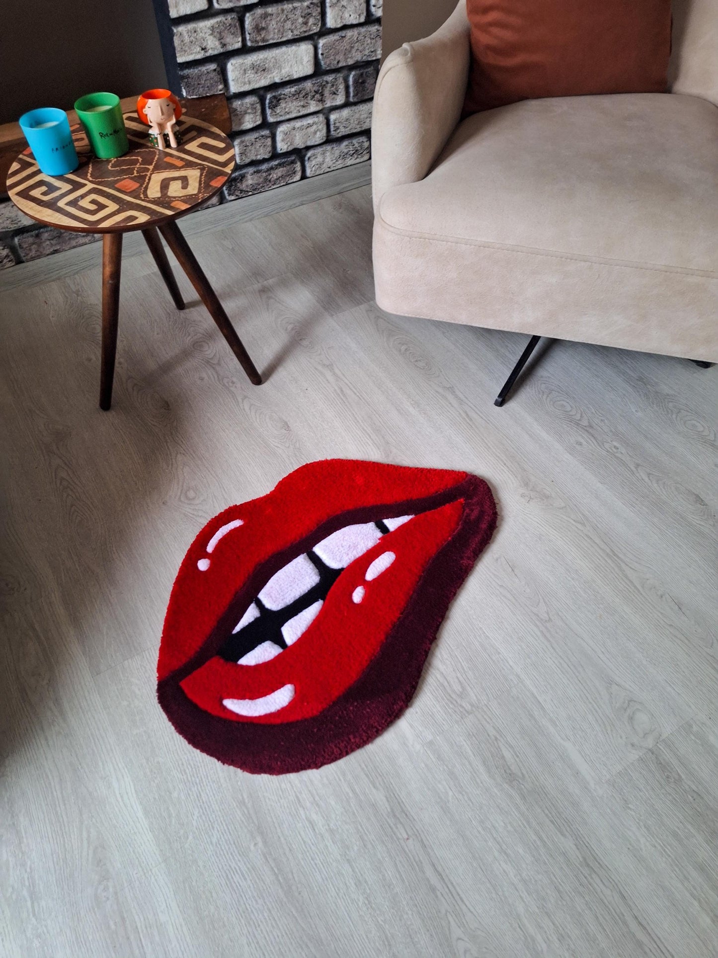 Red Lips Tufted Rug: Handmade Acrylic Pop Art Decor