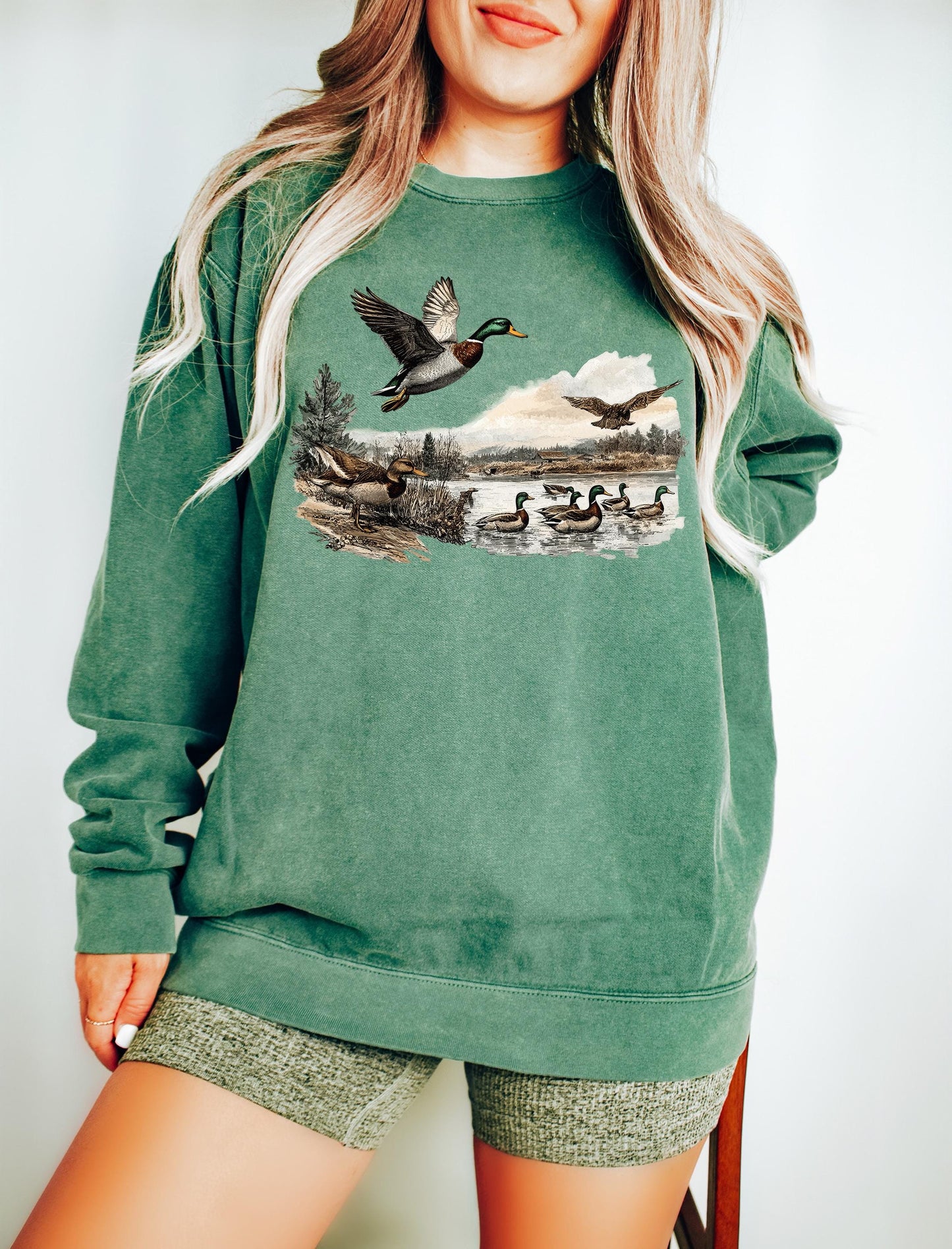 Comfort Colors ® Retro Mallard Ducks Shirt, Ducks Fall Sweatshirt, 90s Waterfowl Duck Hoodie, Retro Duck Shirt, Duck Hunting Crewneck