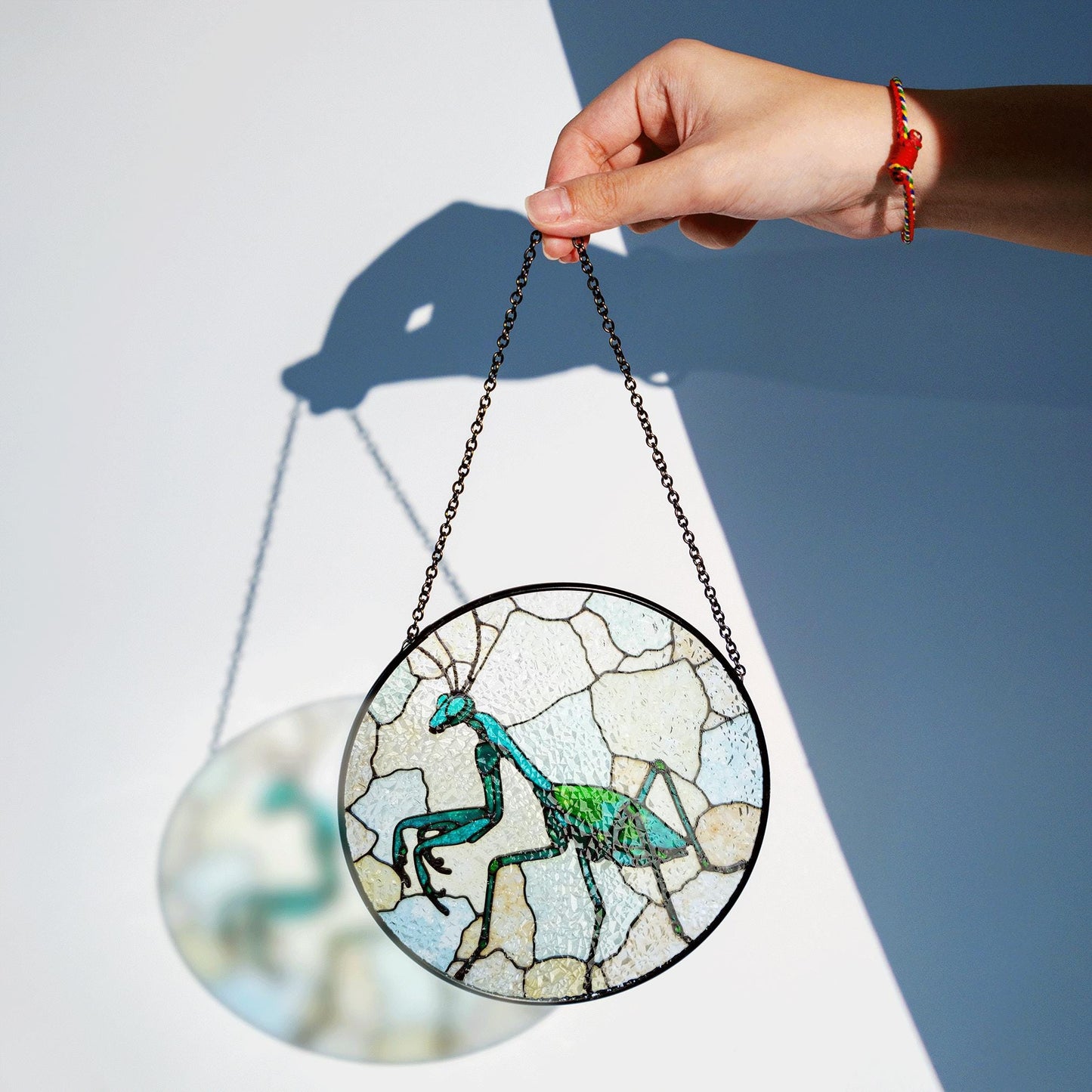 Green praying mantis glass art round suncatcher stained insect decor gift for nature lover dad