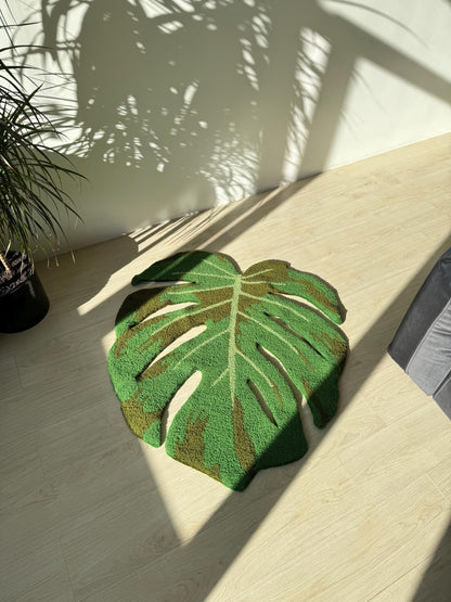 Handmade Monstera Leaf Tufted Rug: Tropical Plant Decor