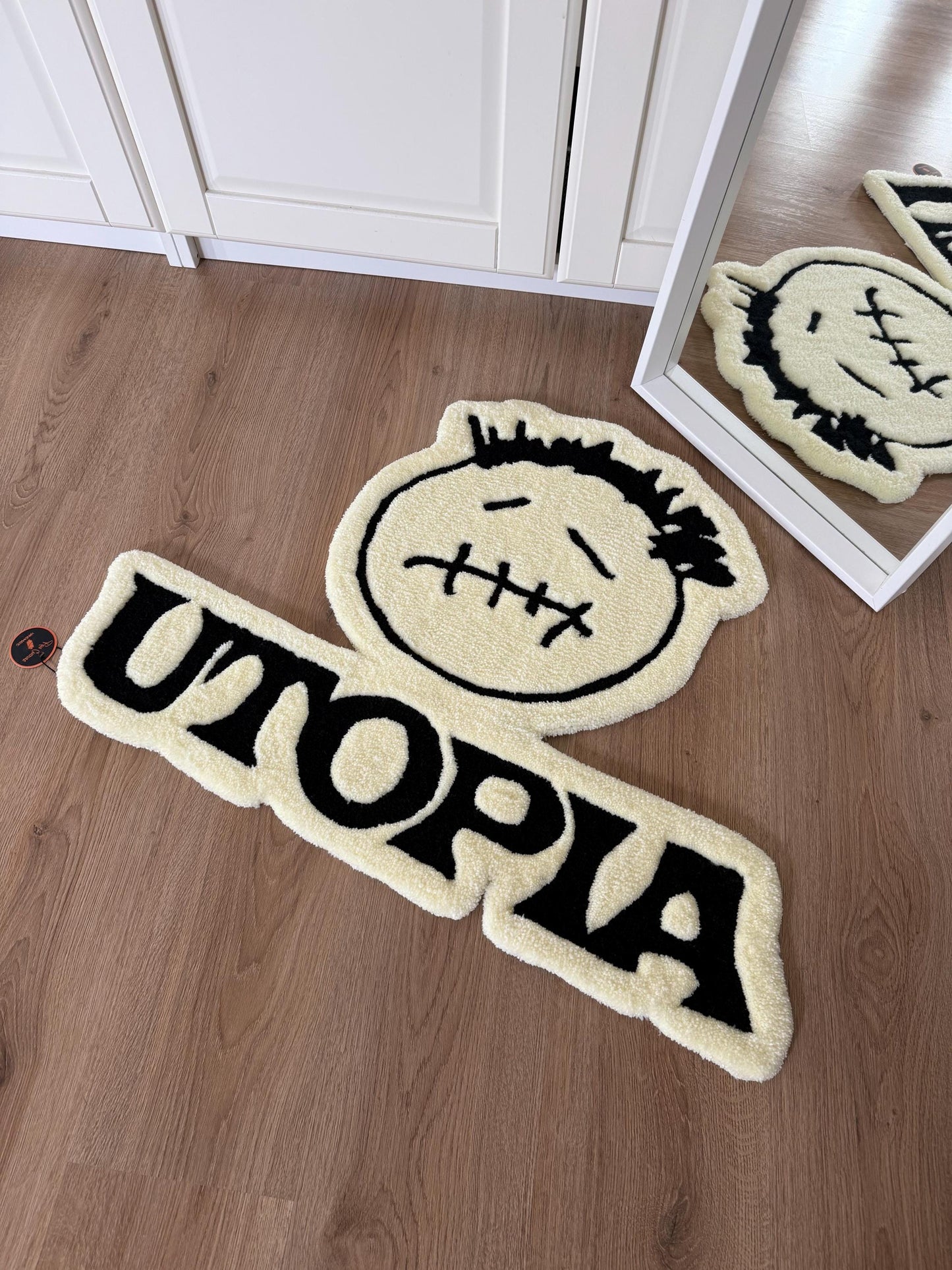 Handmade Tufted Music Rug – “Utopia” Inspired Album Cover Carpet, Soft Fluffy Accent Mat or Wall Decor (80x61 cm)