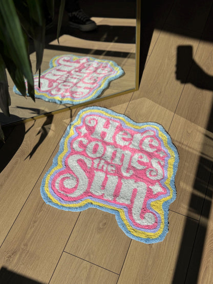 Here Comes The Sun Rug – Handmade Soft Tufted Carpet – Positive Retro Floor Mat – Boho Sun Quote Decor – Cozy Textile Art