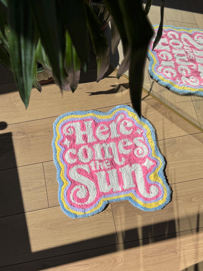 Here Comes The Sun Rug – Handmade Soft Tufted Carpet – Positive Retro Floor Mat – Boho Sun Quote Decor – Cozy Textile Art