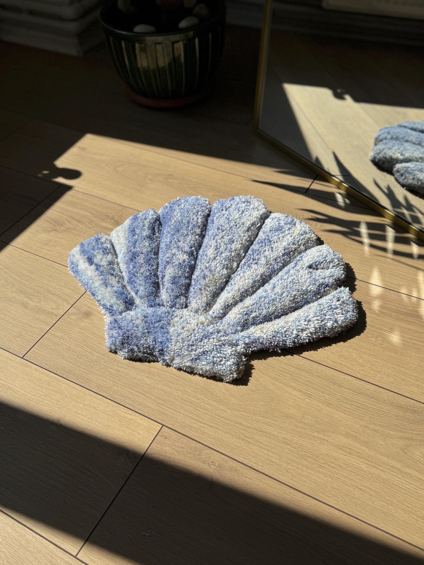 3D Oyster Tufted Rug – Fluffy Handmade Coastal Carpet – Soft Ocean-Inspired Mat – Beach House Decor