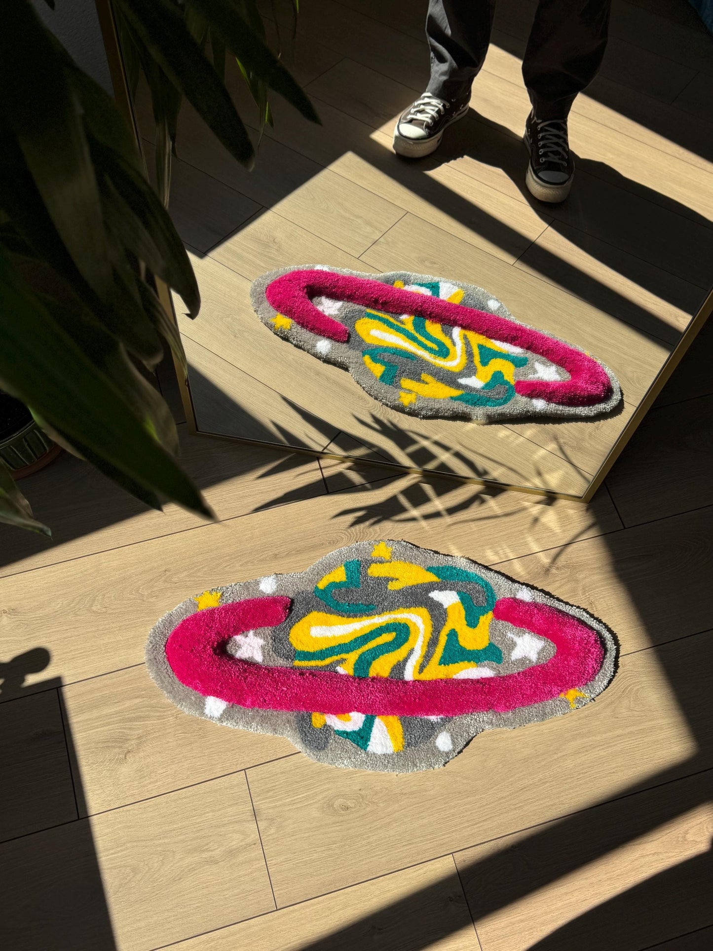 Saturn Tufted Rug – 3D Fluffy Handmade Planet Carpet – Space Inspired Wall or Floor Art – Cosmic Decor