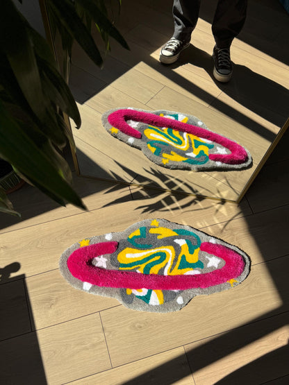 Saturn Tufted Rug – 3D Fluffy Handmade Planet Carpet – Space Inspired Wall or Floor Art – Cosmic Decor