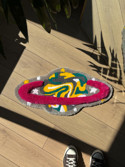 Saturn Tufted Rug – 3D Fluffy Handmade Planet Carpet – Space Inspired Wall or Floor Art – Cosmic Decor