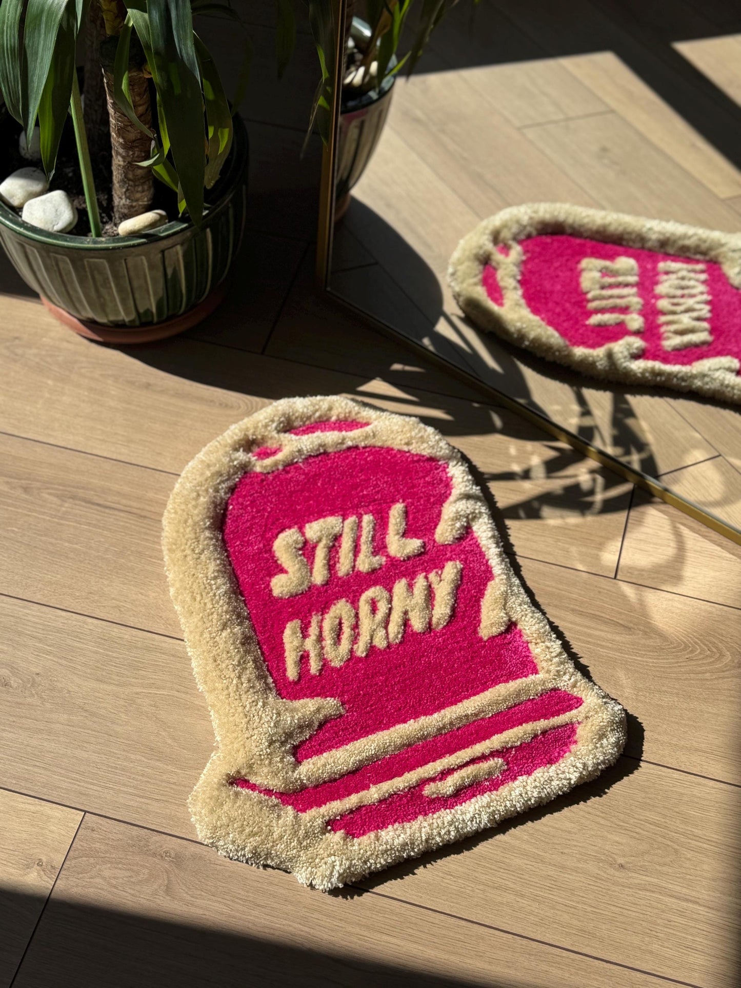 Still H0rny Tufted Rug – Funny Headstone Shaped Handmade Carpet – 3D Fluffy Graveyard Decor – Bold Statement Mat