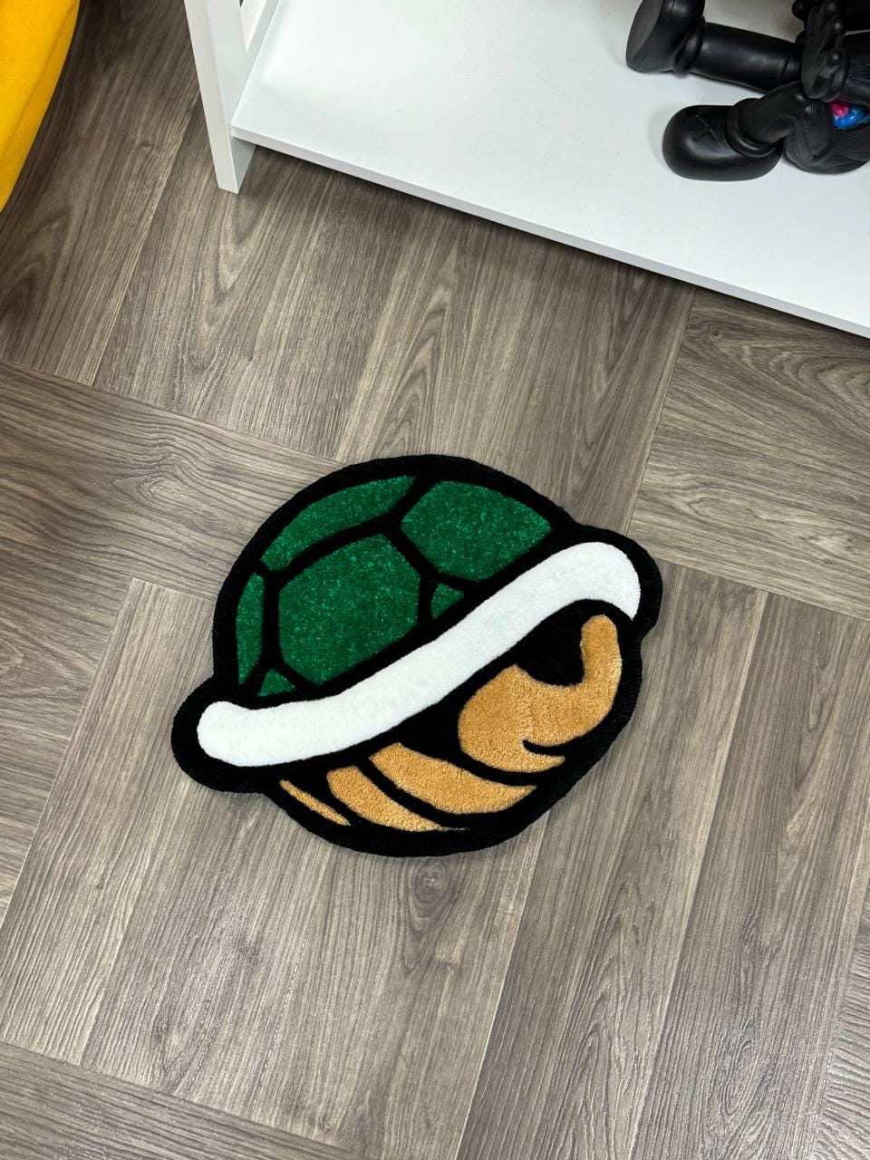 Handmade Green Shell Tufted Rug: Gamer Room Decor