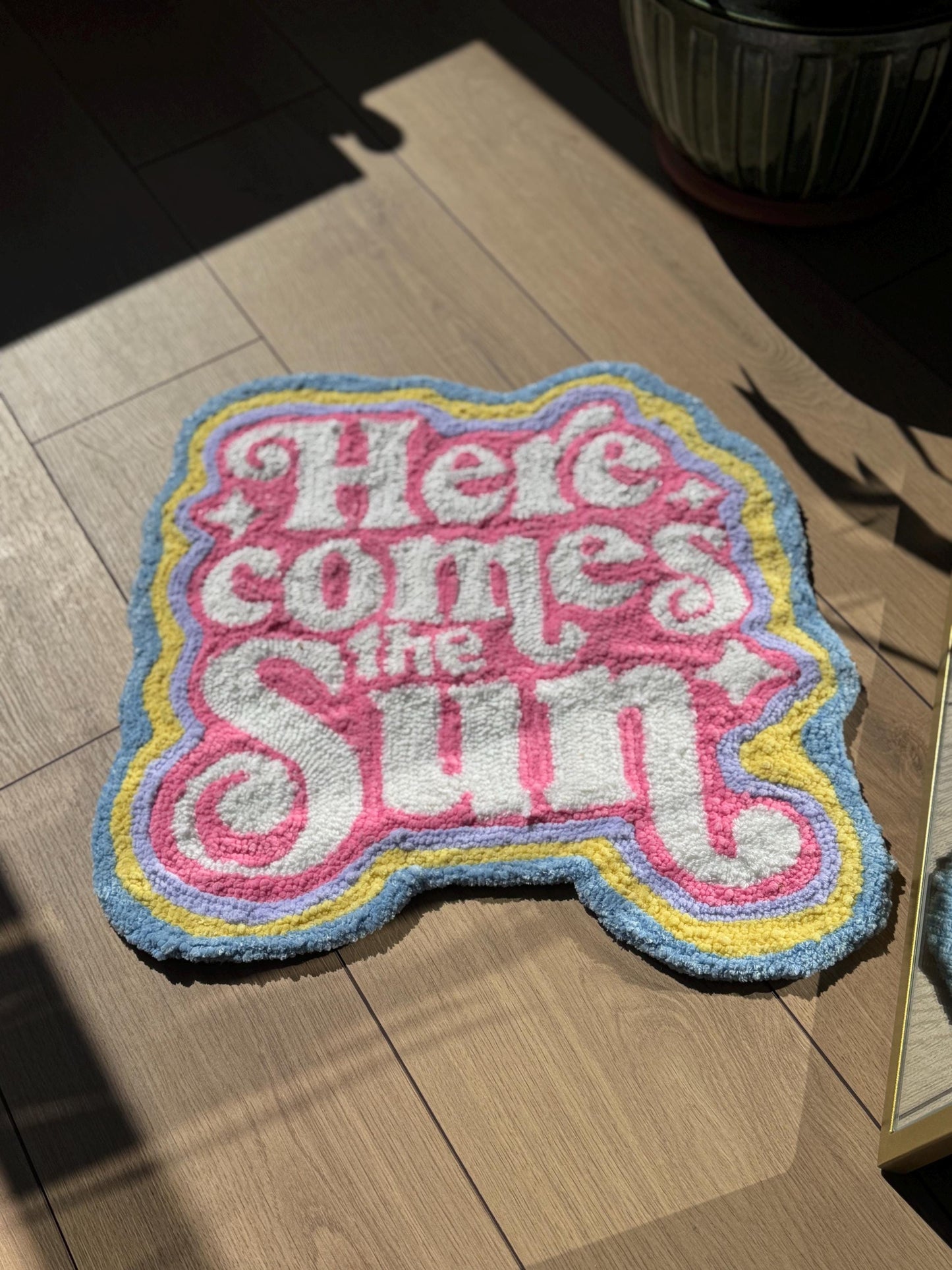 Here Comes The Sun Rug – Handmade Soft Tufted Carpet – Positive Retro Floor Mat – Boho Sun Quote Decor – Cozy Textile Art