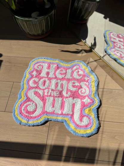 Here Comes The Sun Rug – Handmade Soft Tufted Carpet – Positive Retro Floor Mat – Boho Sun Quote Decor – Cozy Textile Art