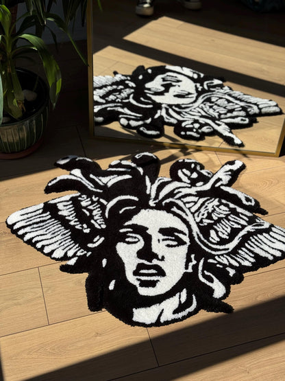Medusa Tufted Rug – Handmade Fluffy Greek Mythology Carpet – Bold Statement Floor Art – 3D Textile Wall Decor