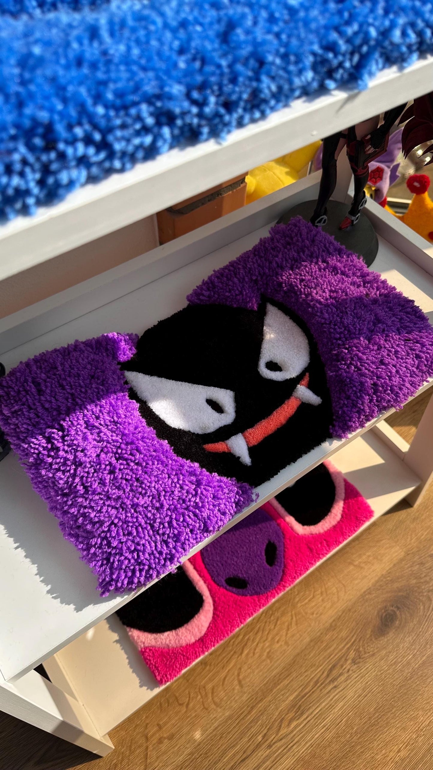 Pink Keyboard Rug – Handmade Tufted Coaster Mat, Cute Desk Decor, Fluffy Anime Carpet, Funny Kawaii Gift for Gamers or Work Setup