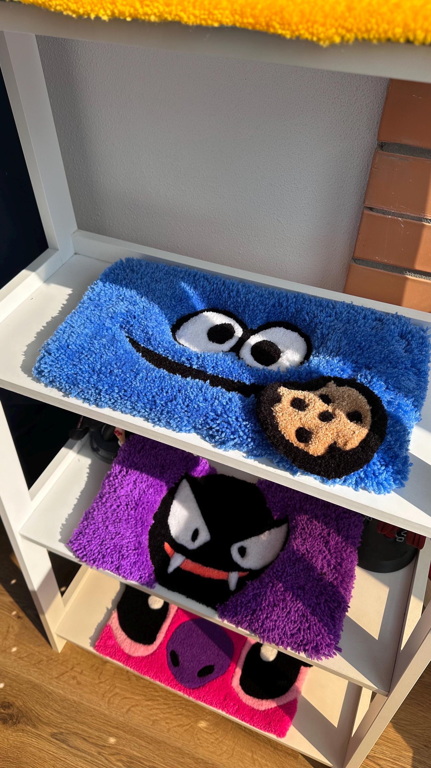 Pink Keyboard Rug – Handmade Tufted Coaster Mat, Cute Desk Decor, Fluffy Anime Carpet, Funny Kawaii Gift for Gamers or Work Setup