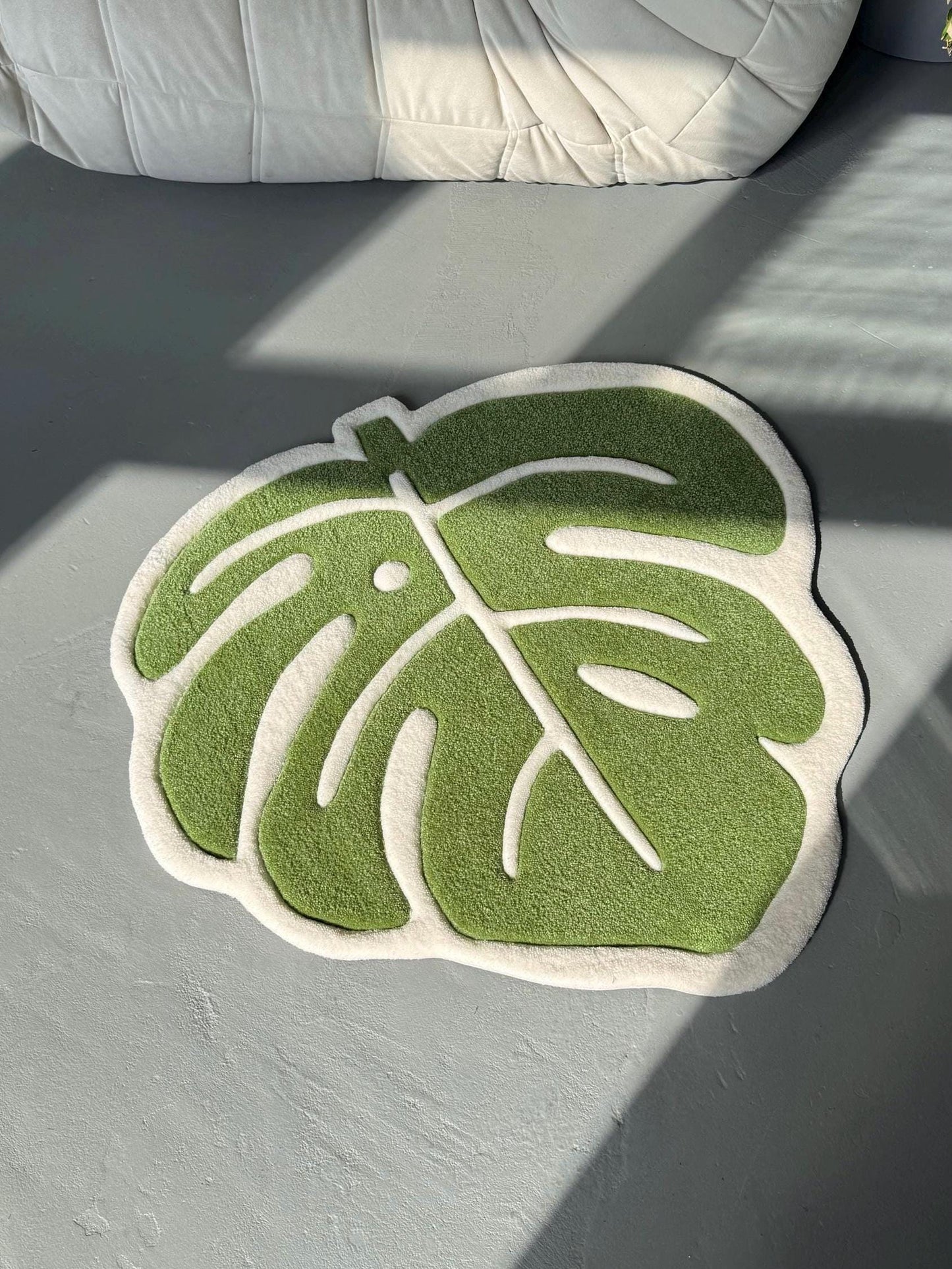 Handcrafted Monstera Leaf Rug: Green Plant Lover Gift (22”)