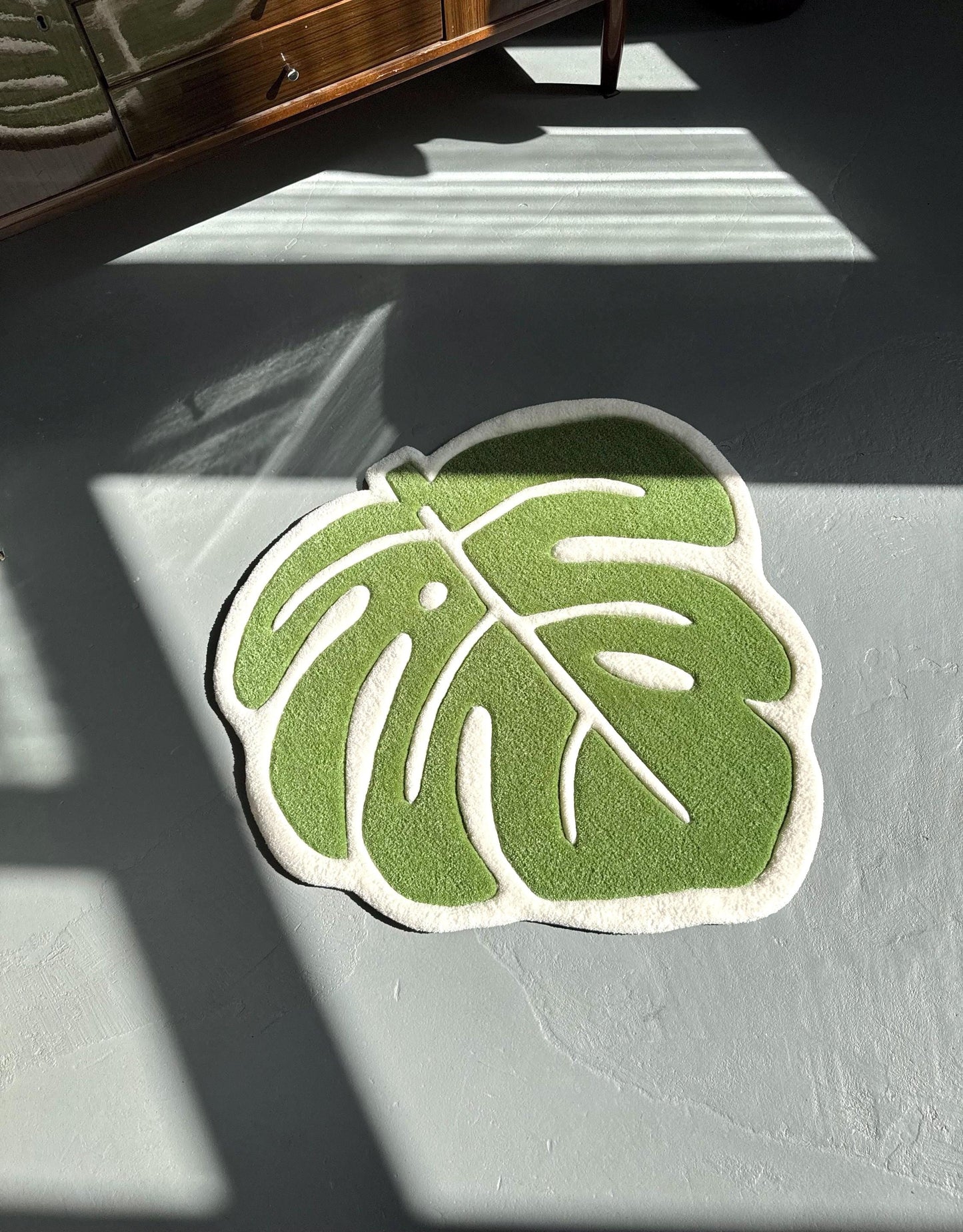 Handcrafted Monstera Leaf Rug: Green Plant Lover Gift (22”)