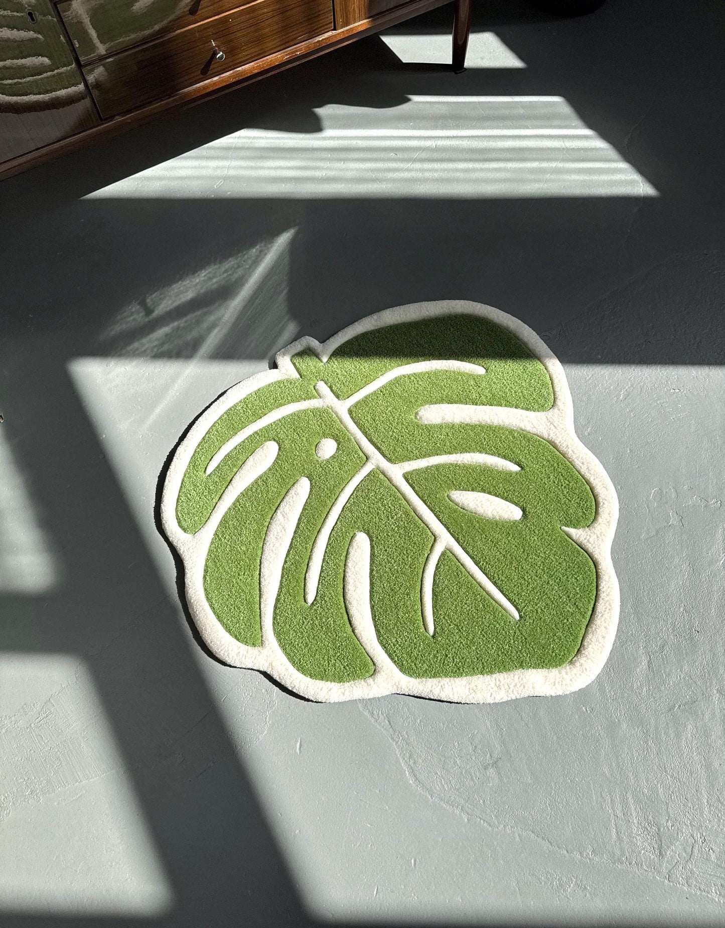 Handcrafted Monstera Leaf Rug: Green Plant Lover Gift (22”)