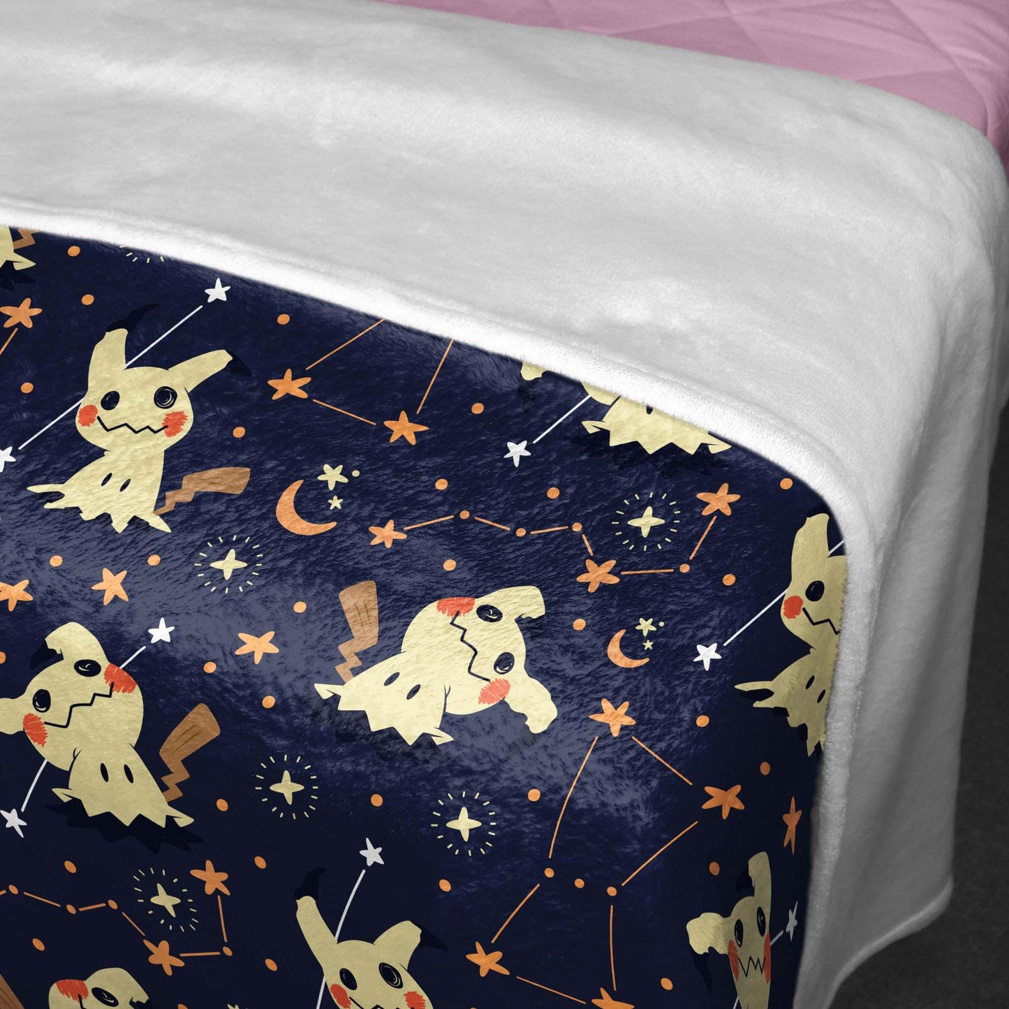 Mimikyu Fleece Blanket, Cute Ghost Throw Blanket, Soft Cotton Cozy Blanket for Bed or Couch, Kawaii Halloween Gifts