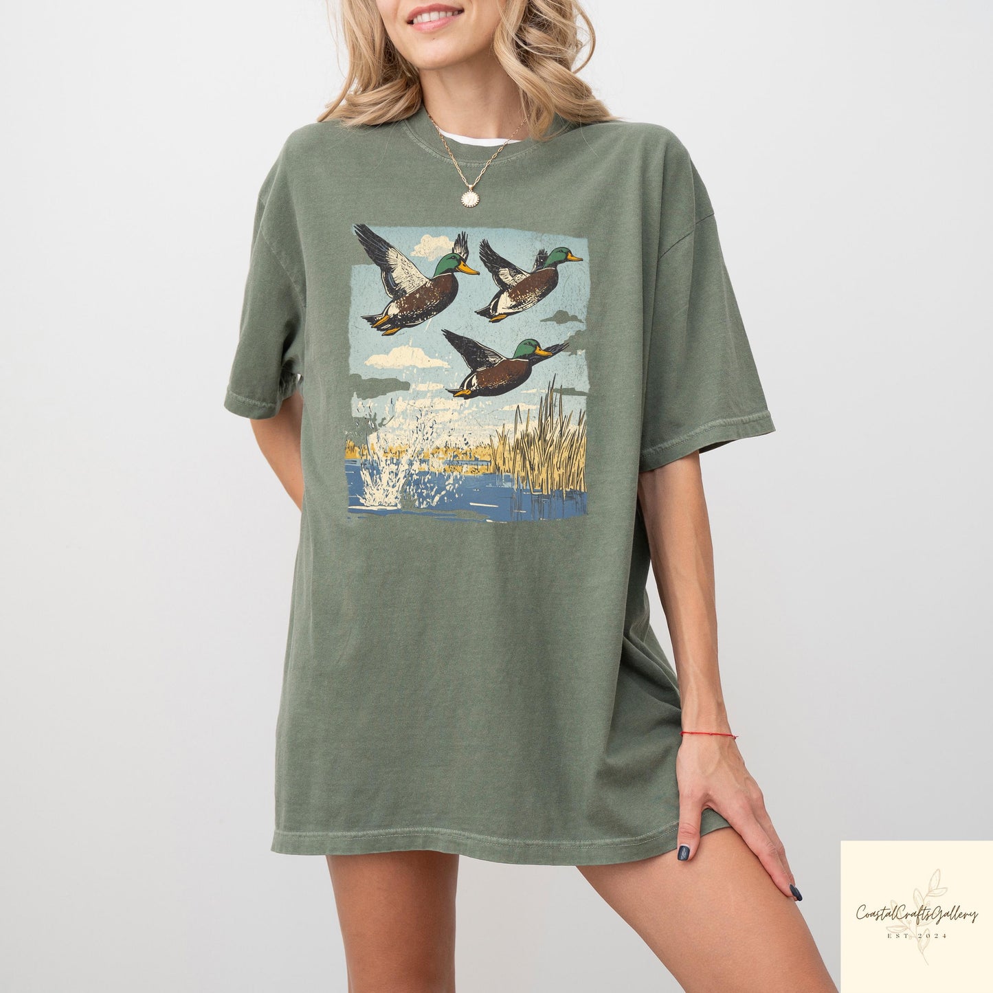 Wildlife Duck Tee, Retro Naturecore Animal Graphic Shirt, Comfort Bird Lover T-Shirt, Outdoors Aesthetic Streetwear
