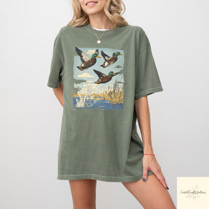 Wildlife Duck Tee, Retro Naturecore Animal Graphic Shirt, Comfort Bird Lover T-Shirt, Outdoors Aesthetic Streetwear