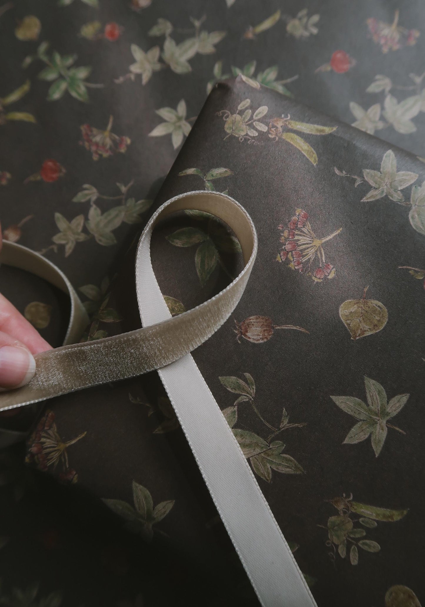 Botanical kraft Wrapping paper, Gift Wrap, Wrapping, Floral Gift Warp, Wrapping paper, gift paper, floral wrapping paper, recycled paper