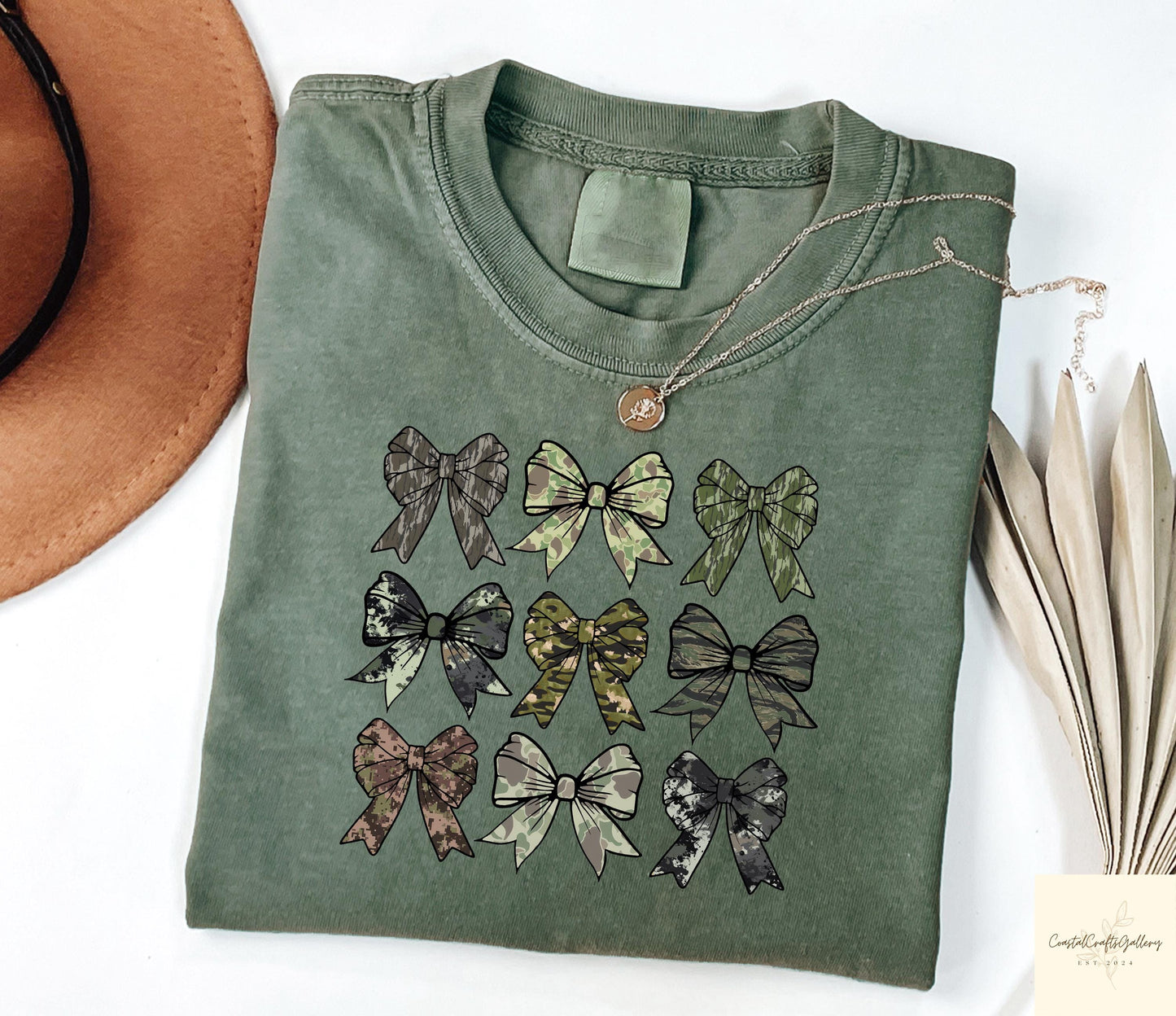 Camo Bow Sweatshirt, Camo Coquette Bow T Shirt, Duck Hunting Shirt, Hunting Lover Gift, Women's Camouflage Bow Shirt, Camouflage Bow Tee