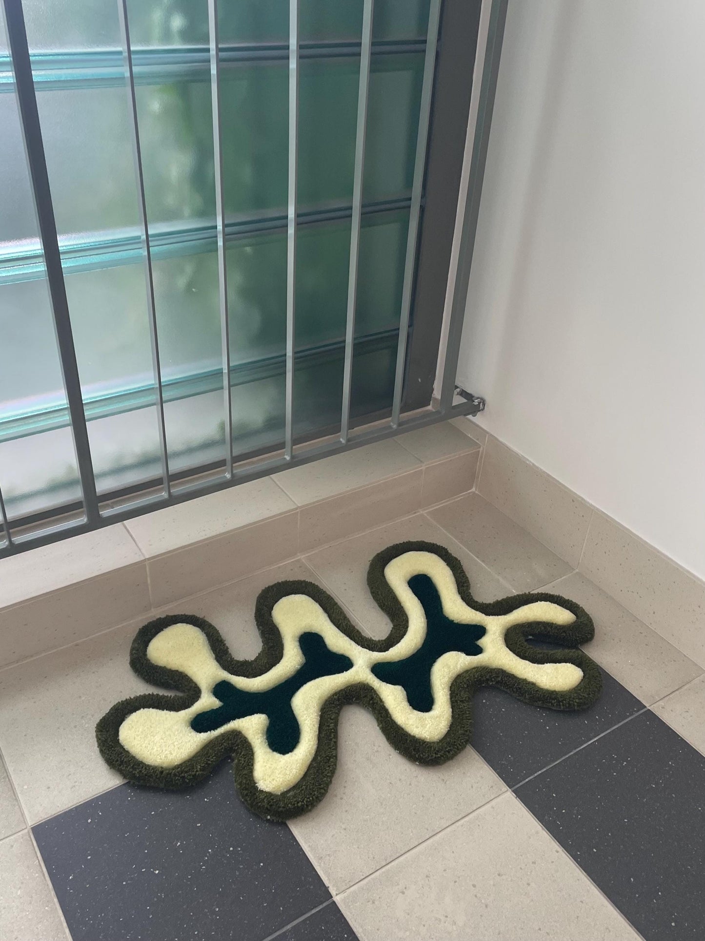 Abstract rug - fits any interior.