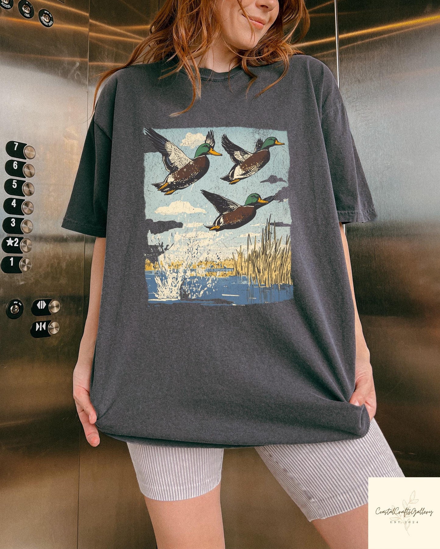 Wildlife Duck Tee, Retro Naturecore Animal Graphic Shirt, Comfort Bird Lover T-Shirt, Outdoors Aesthetic Streetwear