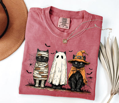 Comfort Colors® Halloween Cat Shirt, Ghots Cat Shirt, Retro halloween Shirt, Halloween Cat Mama Shirt, Autumn Shirt, Black Cat Shirt