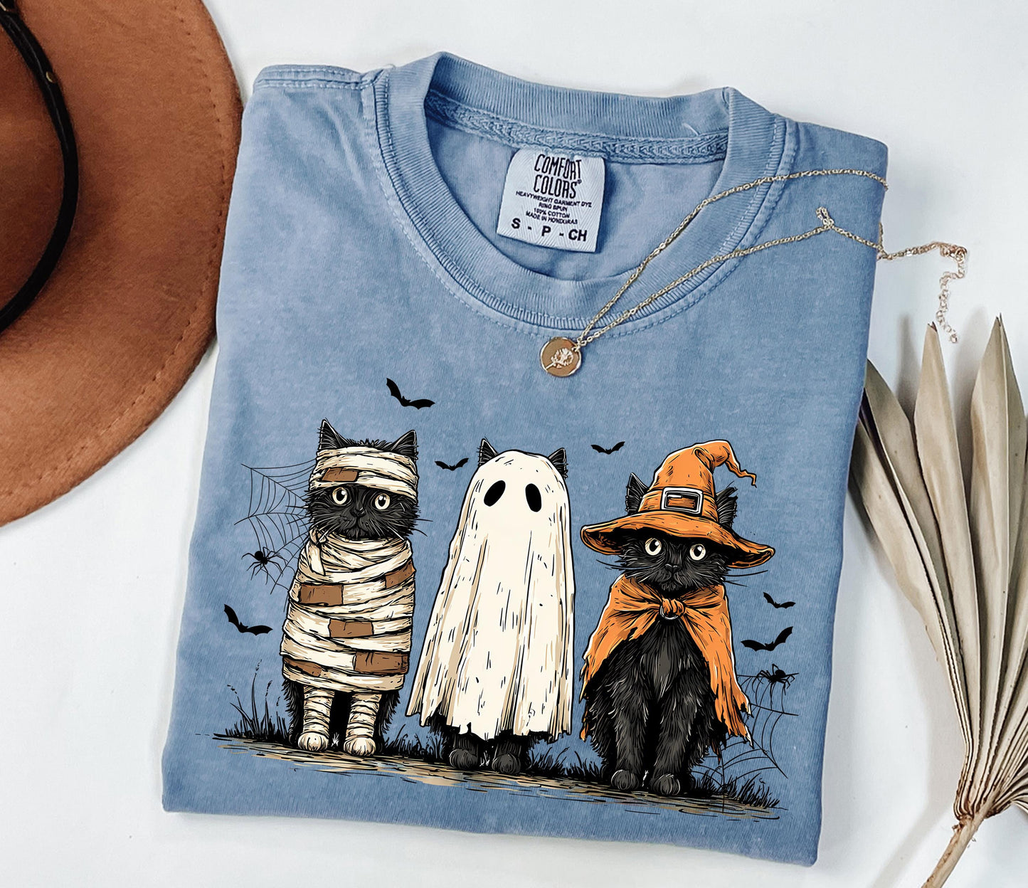 Comfort Colors® Halloween Cat Shirt, Ghots Cat Shirt, Retro halloween Shirt, Halloween Cat Mama Shirt, Autumn Shirt, Black Cat Shirt