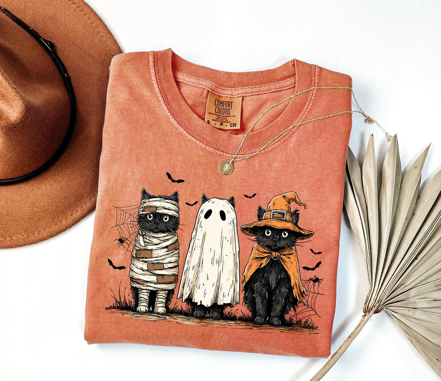 Comfort Colors® Halloween Cat Shirt, Ghots Cat Shirt, Retro halloween Shirt, Halloween Cat Mama Shirt, Autumn Shirt, Black Cat Shirt