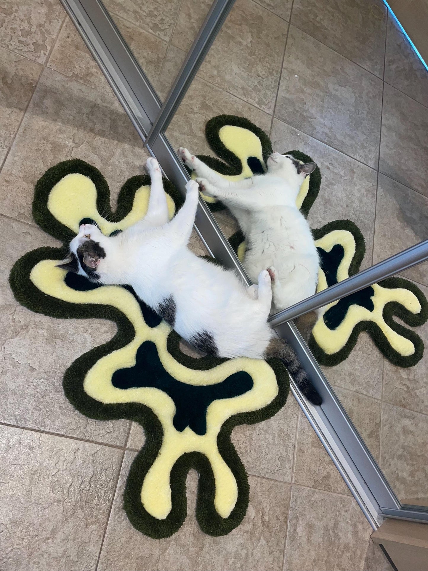 Abstract rug - fits any interior.