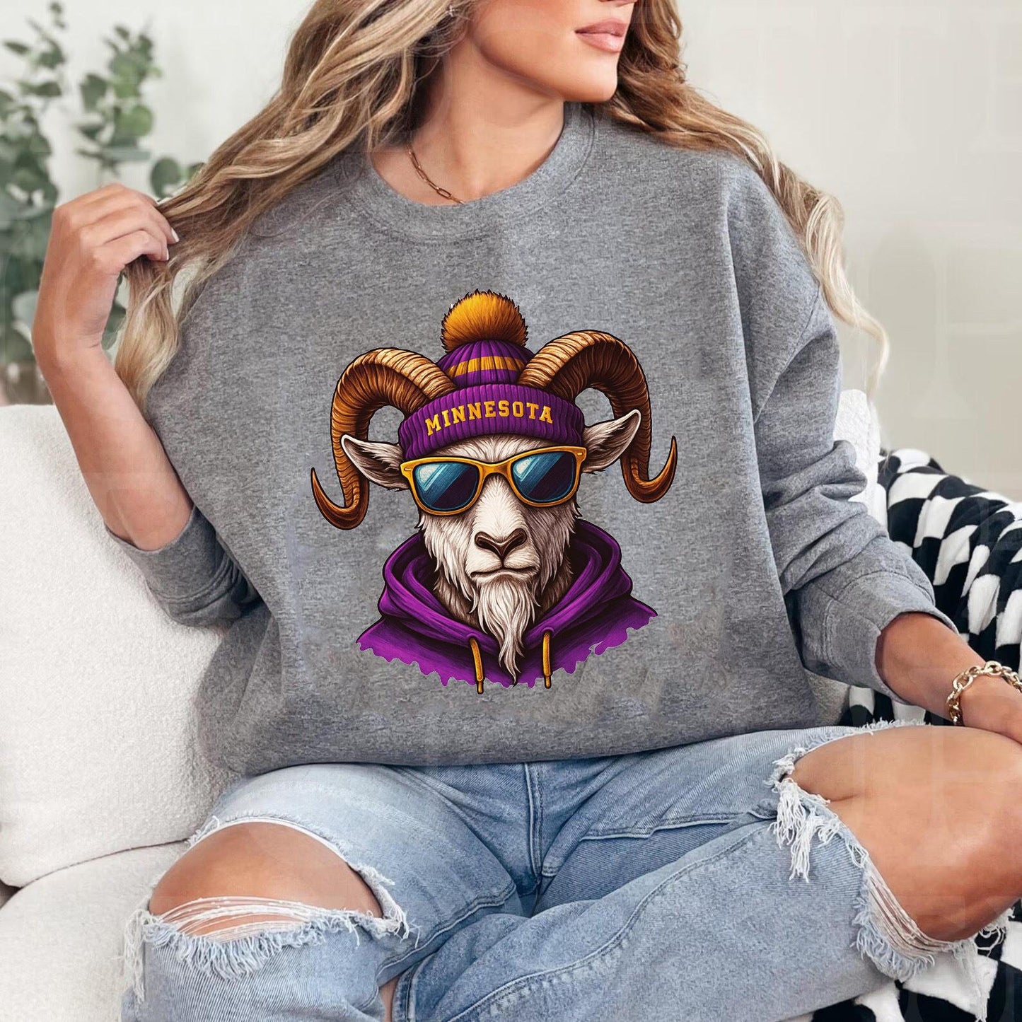 Minnesota Football Sweatshirt, Minnesota Football Game Day, Vintage Style Minnesota Football shirt, Sunday Football,Purple and Gold Shirt