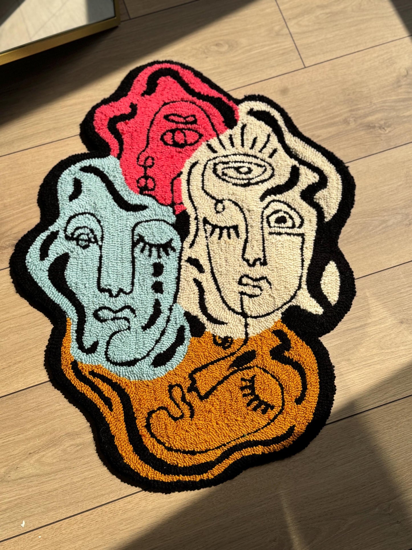 Handmade Tufted Rug Abstract Faces Colorful Wall Hanging Carpet Modern Art Design Home Decor with Hanging Back 75x60cm