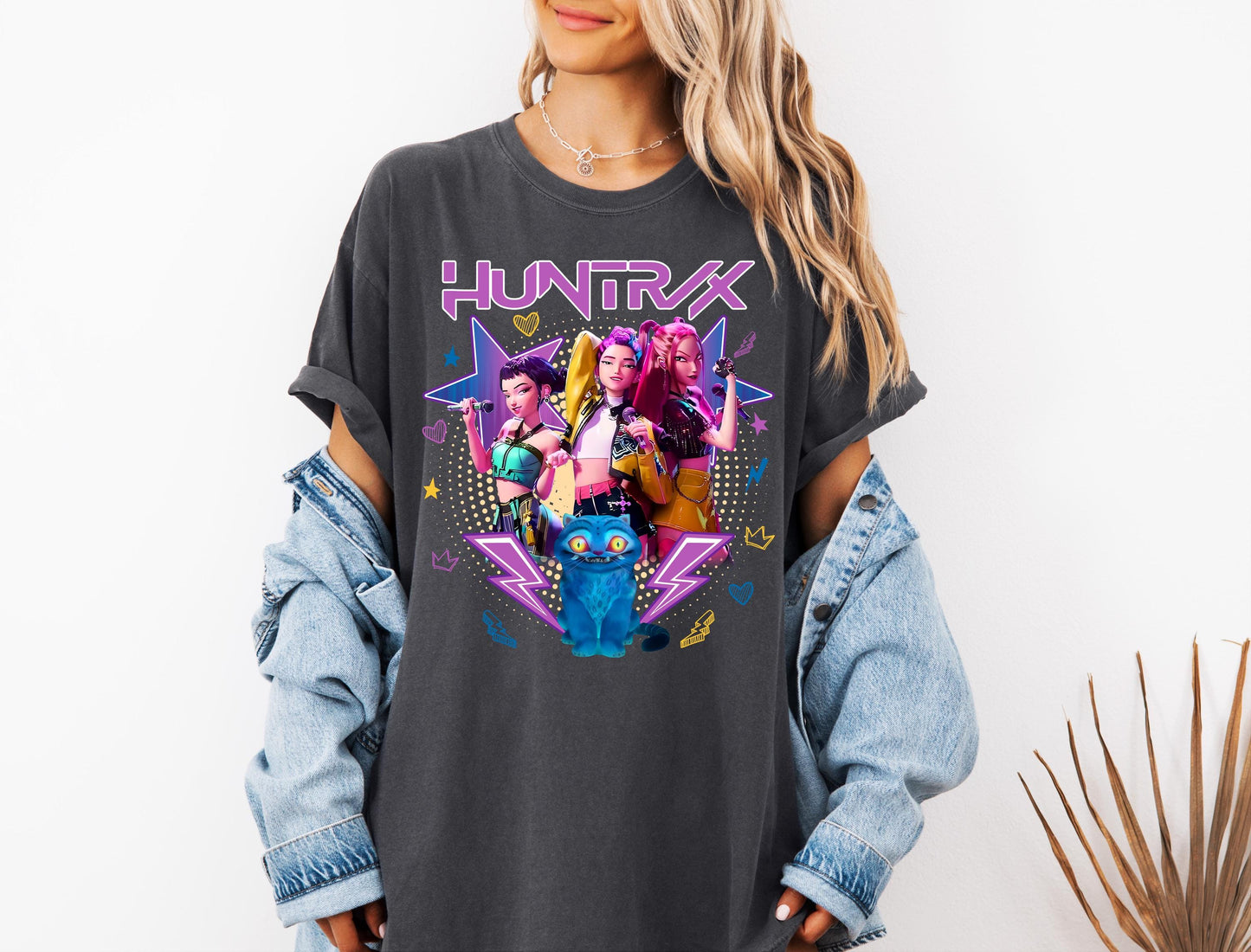 Kpop Demon Hunters Shirt, Huntrix Girl T-Shirt, Kpop idol group Shirt, Mira, Rumi, Joey Shirt,Demon Hunter Merch, Gift for Huntrix fan Shirt