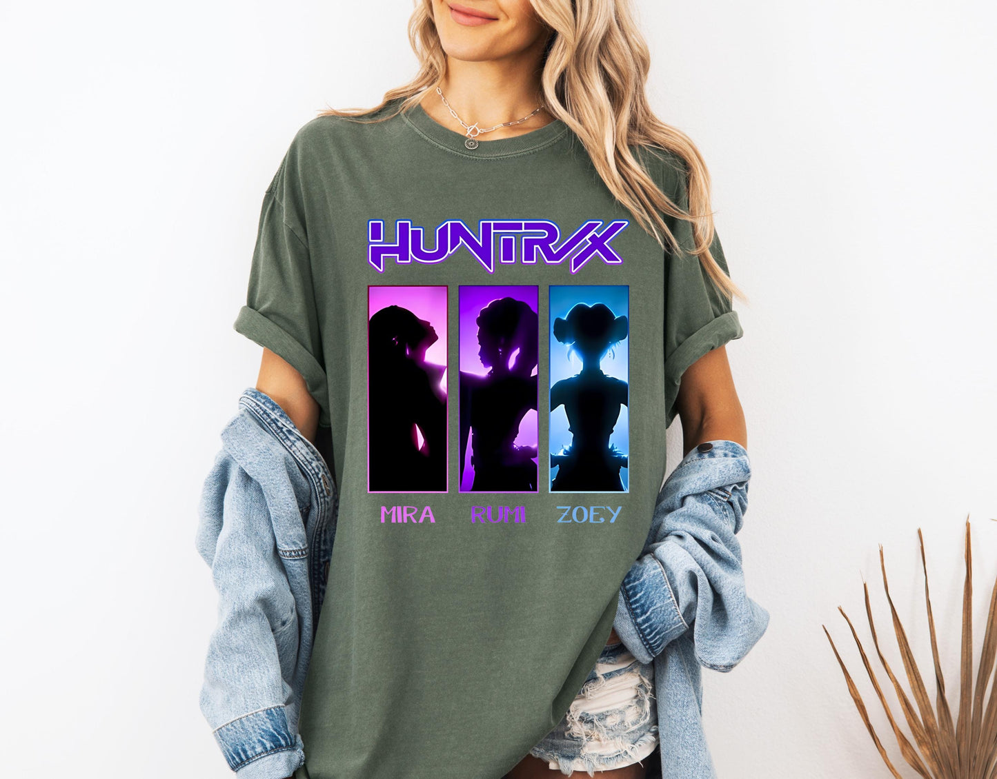 Huntrix Girls Shirt, Kpop Demon Hunters T-shirt, Vintage Huntrix Shirt, Huntrix Fan Shirt Gift, Rumi Zoey Mira Graphic Shirt, Kpop Huntrix