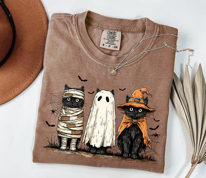 Comfort Colors® Halloween Cat Shirt, Ghots Cat Shirt, Retro halloween Shirt, Halloween Cat Mama Shirt, Autumn Shirt, Black Cat Shirt